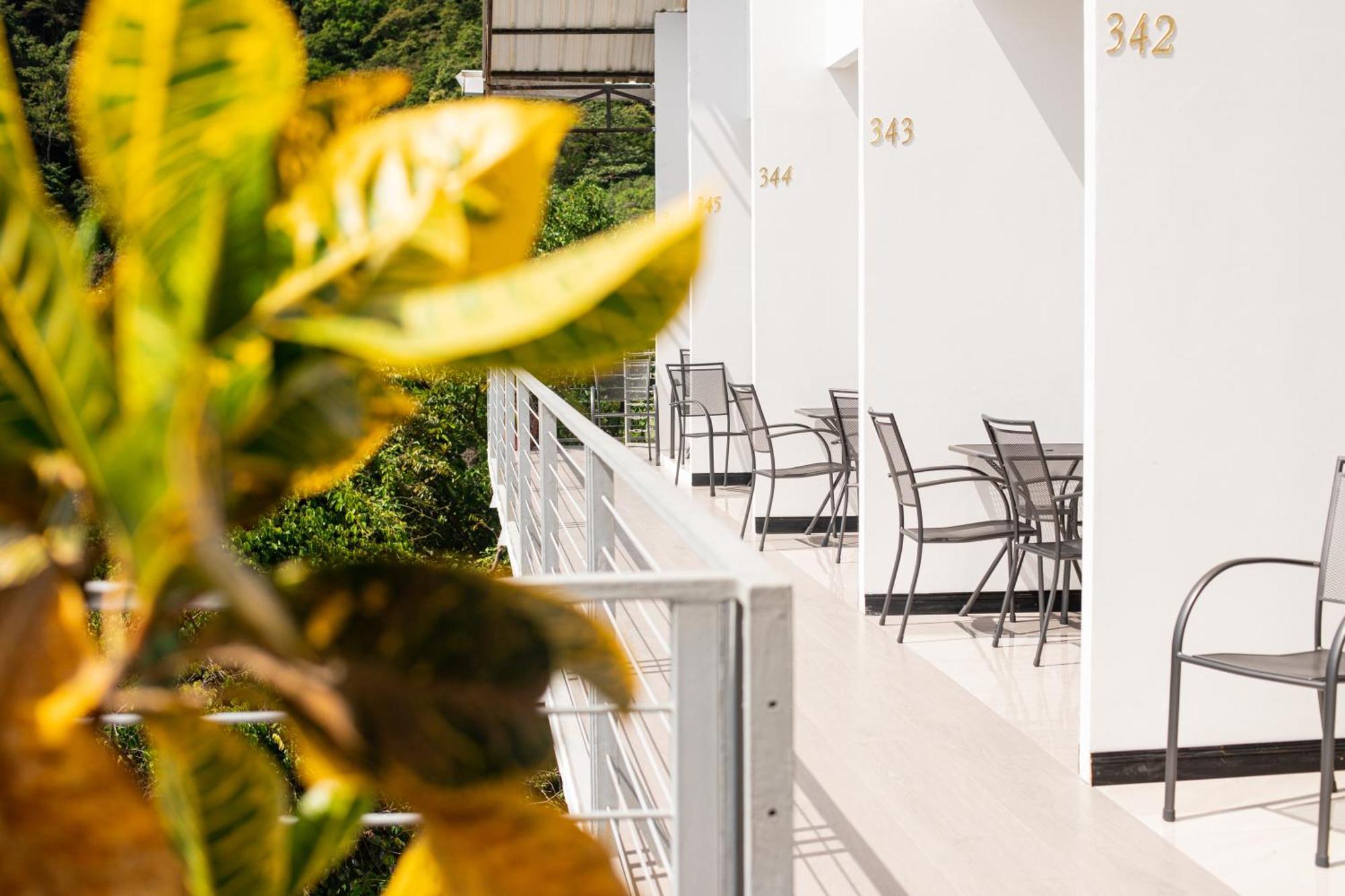 El Faro Containers Beach Hotel 마누엘안토니오 외부 사진