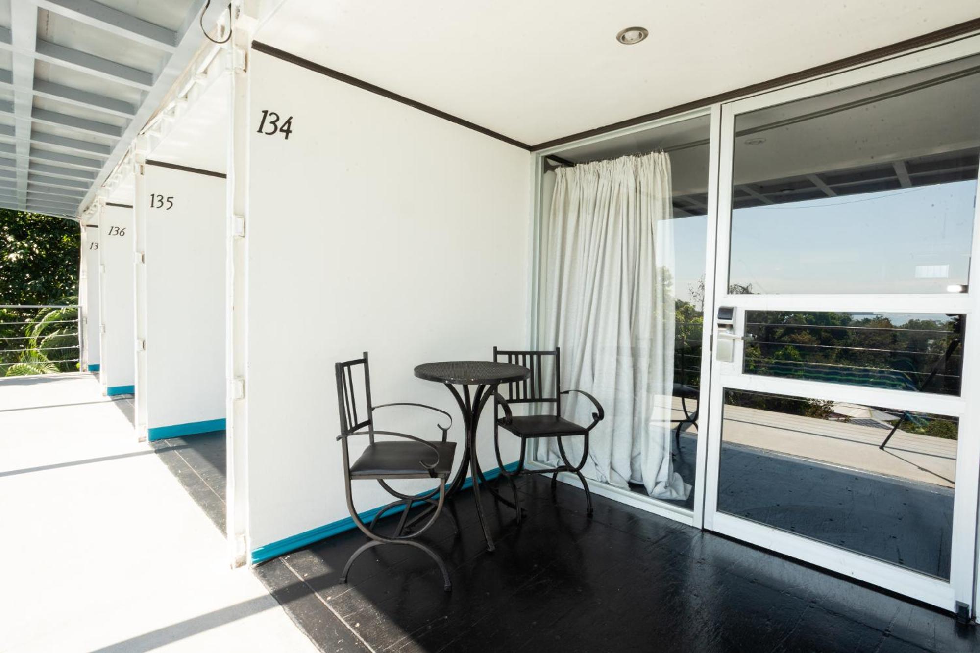 El Faro Containers Beach Hotel 마누엘안토니오 외부 사진